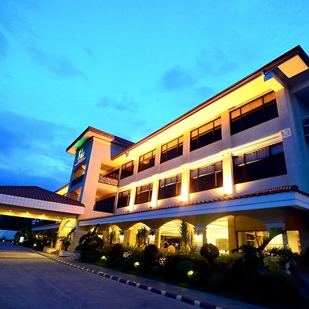 Mactan Isla Resort Мактан Екстер'єр фото
